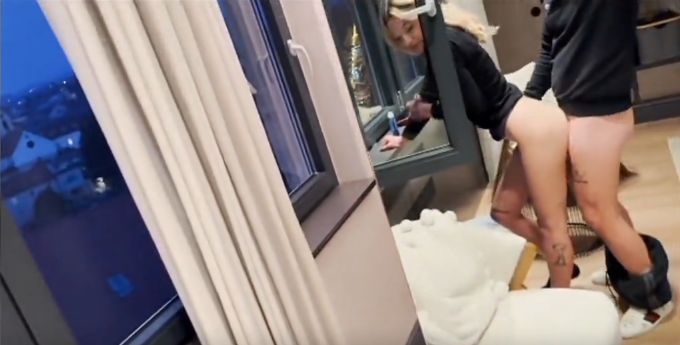 Ela Agentica Za Nekretnine Dobila Ga U Guzu Ela Agentica Za Nekretnine Dobila Ga U Guzu